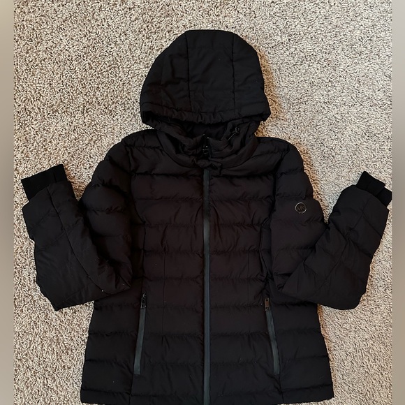 Michael Kors Women’s Size S Black Down Filled Puffer Jacket w/Hood- Fitted Style - Picture 5 of 11